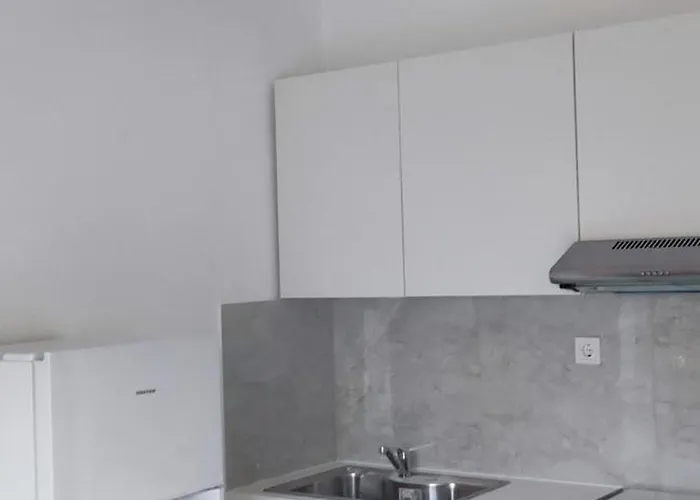 Holidays Апартаменти